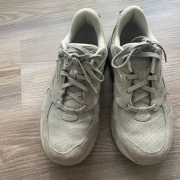 Hoka Clifton L Suede size 10 - Picture 3 of 6